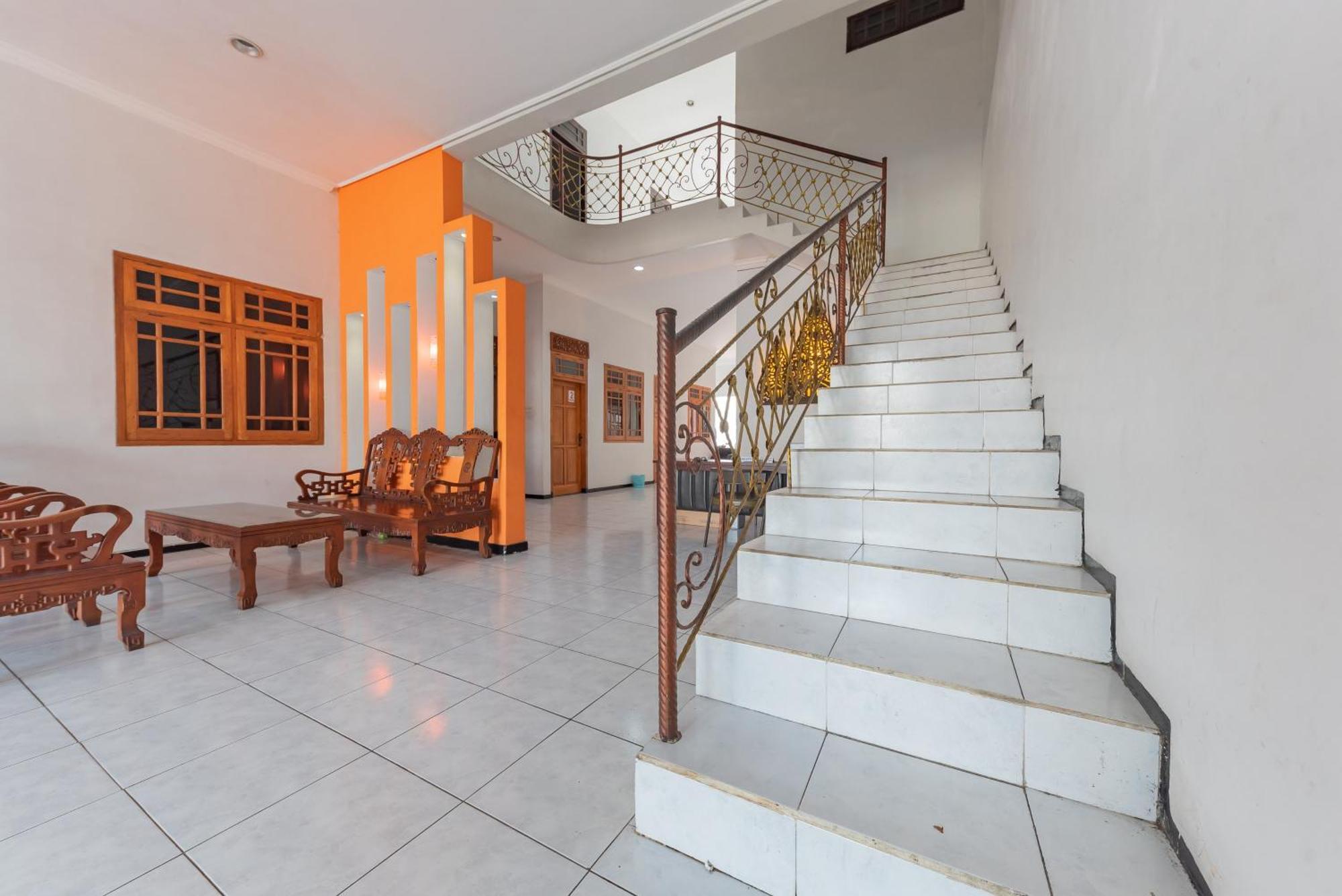 Reddoorz At Ciliwung Guest House Syariah 말랑 외부 사진
