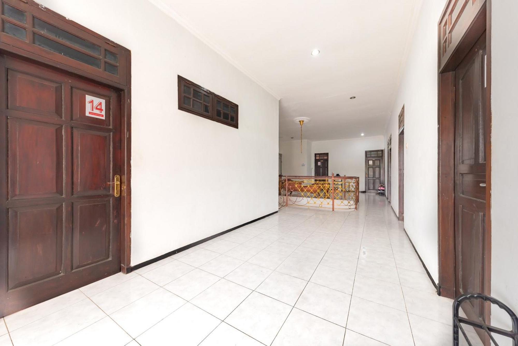 Reddoorz At Ciliwung Guest House Syariah 말랑 외부 사진